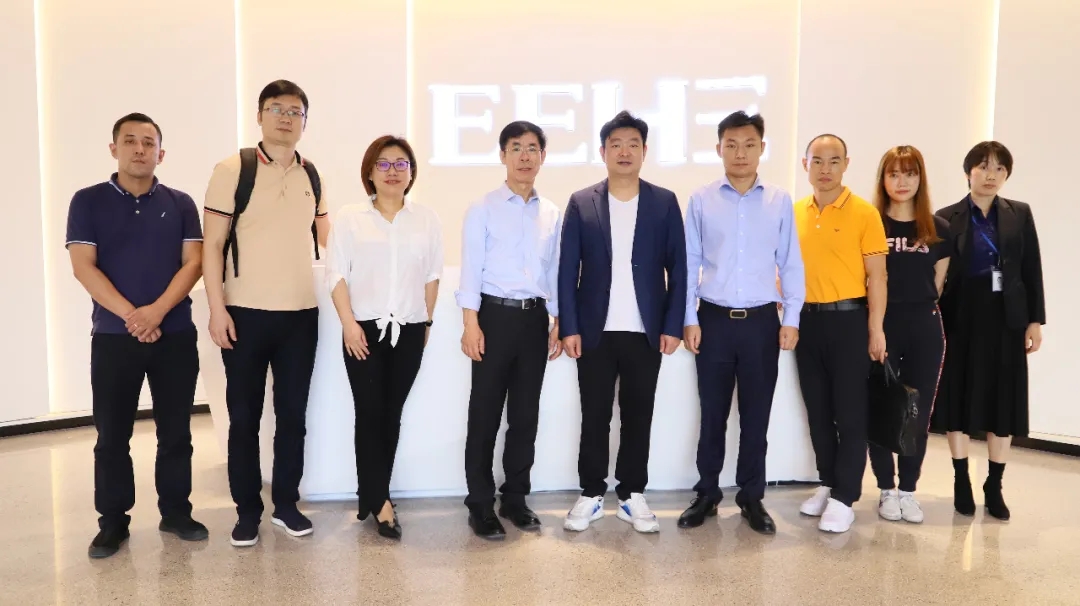 熱烈歡迎諾托（ROTO）集團中國總經理楊建輝一行蒞臨億合門窗參觀交流
